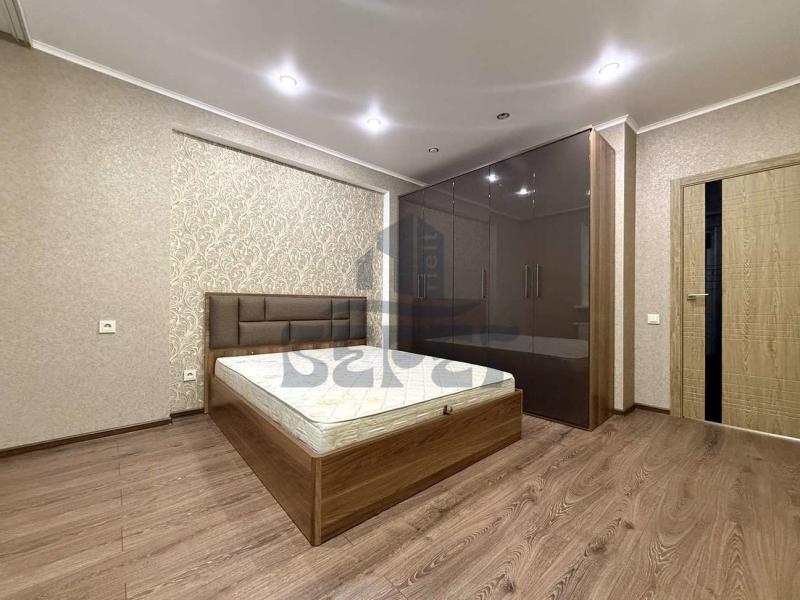 2-комн. квартира, 65 м², 16/18 этаж