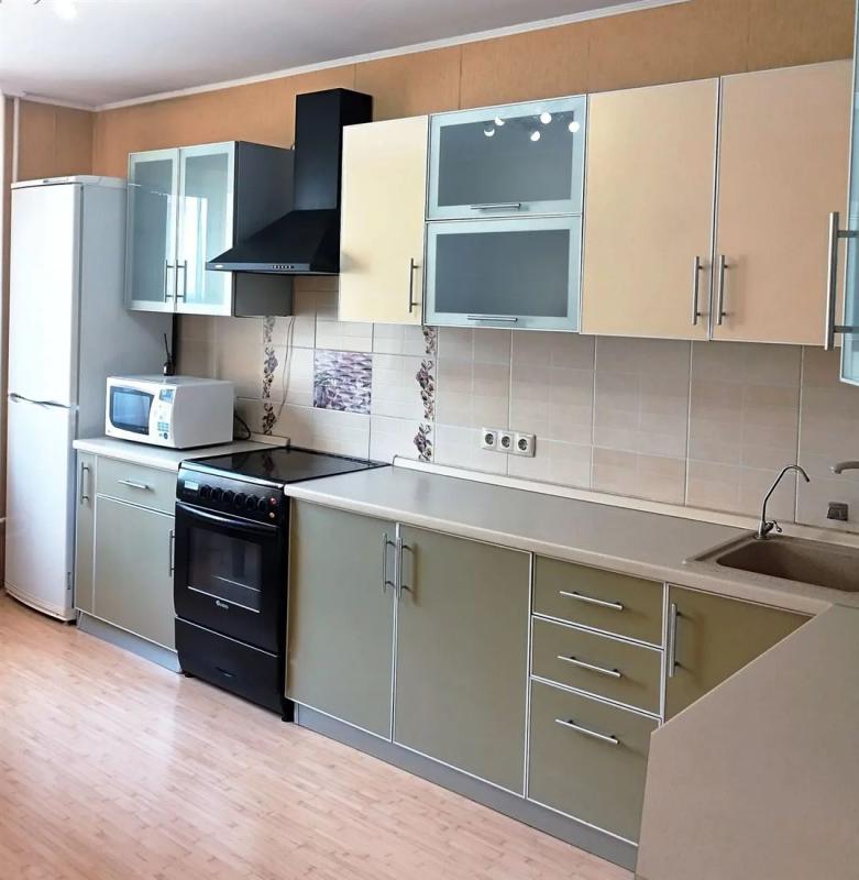2-комн. квартира, 70 м², 7/14 этаж