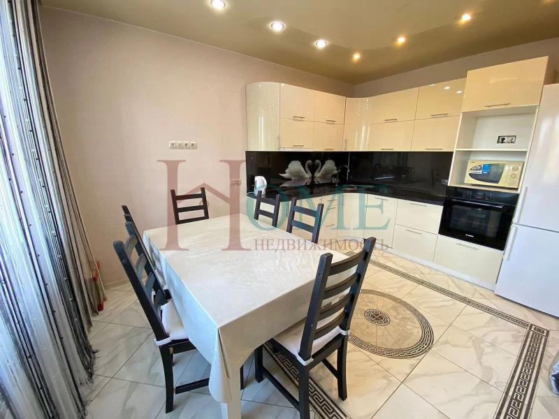 3-комн. квартира, 95 м², 3/17 этаж