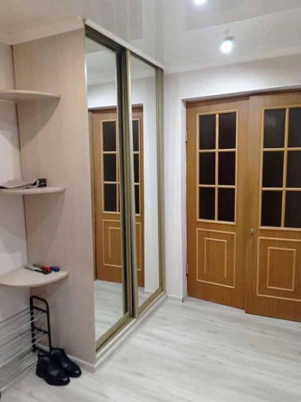 2-комн. квартира, 42 м², 1/5 этаж