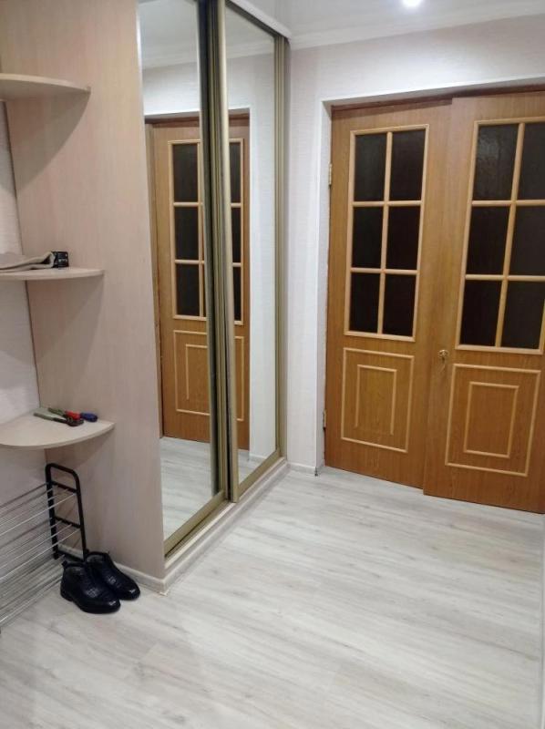 2-комн. квартира, 42 м², 1/5 этаж