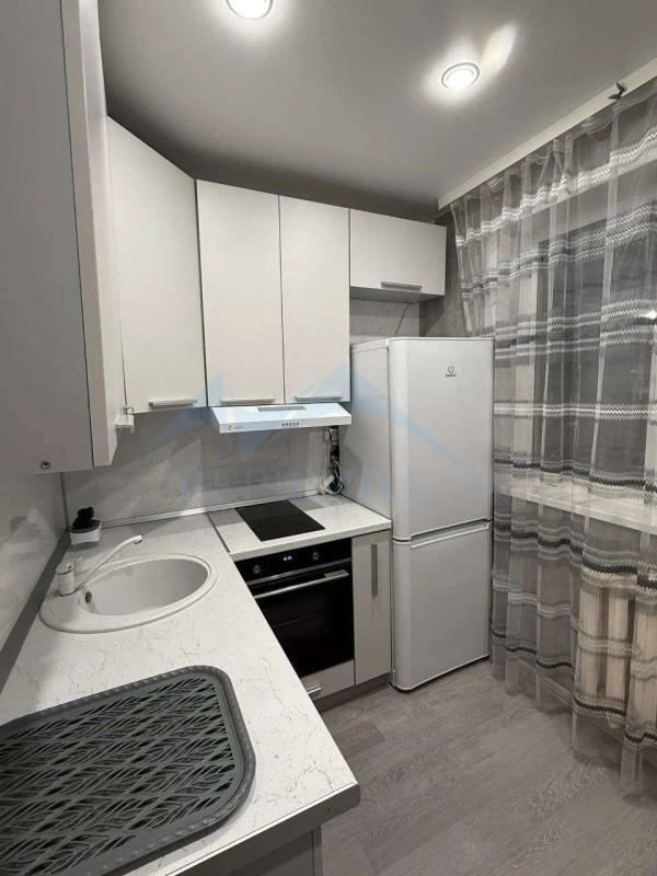 2-комн. квартира, 42 м², 3/5 этаж