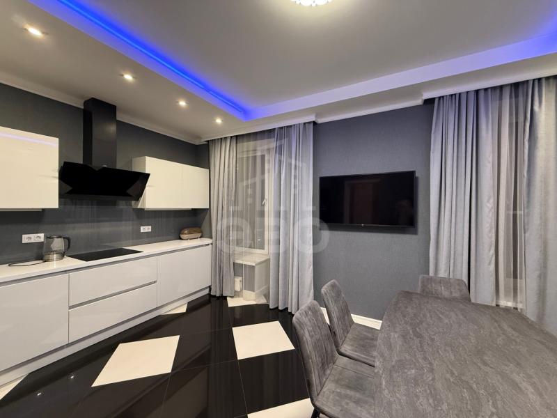 2-комн. квартира, 72 м², 6/14 этаж