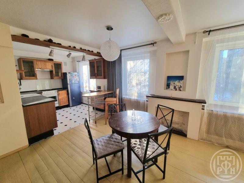 2-комн. квартира, 59 м², 3/10 этаж