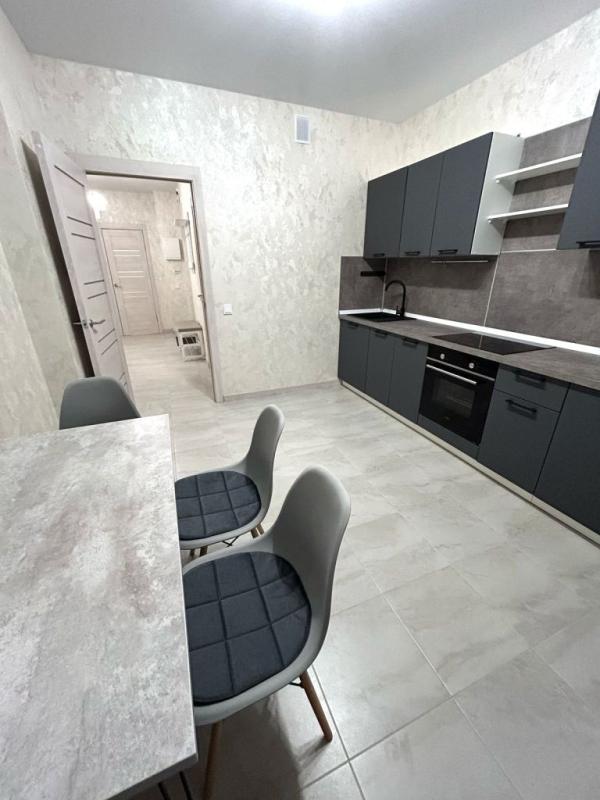 3-комн. квартира, 82 м², 2/17 этаж