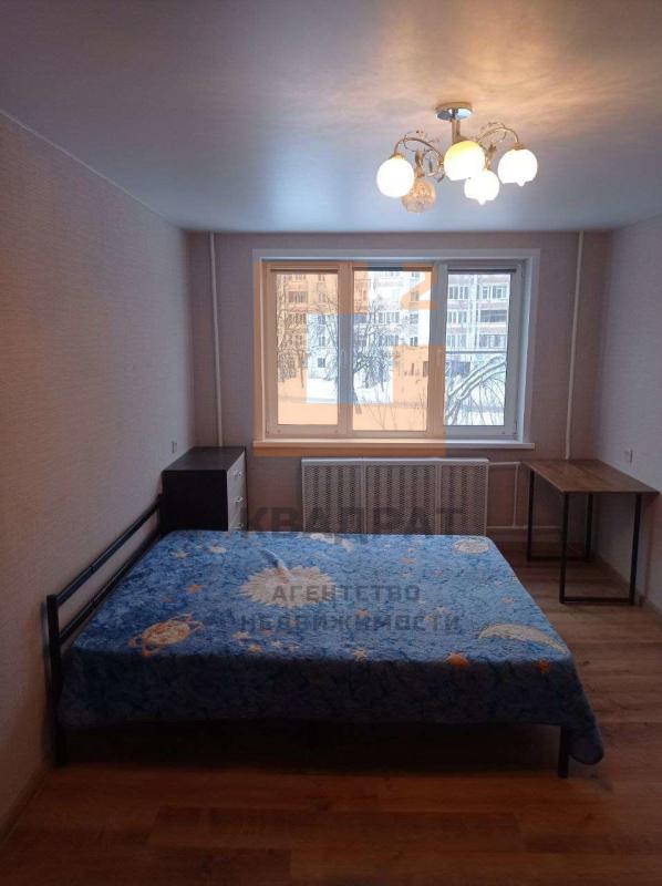 2-комн. квартира, 52 м², 2/5 этаж