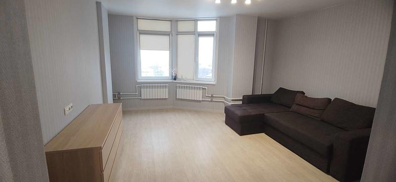 2-комн. квартира, 70 м², 7/24 этаж