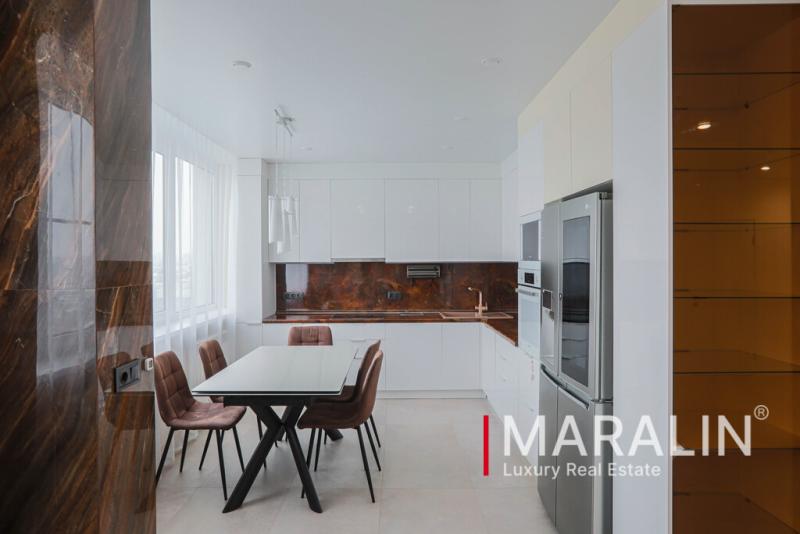 3-комн. квартира, 95 м², 20/30 этаж