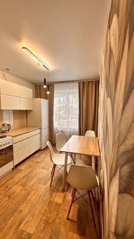 3-комн. квартира, 60 м², 1/9 этаж