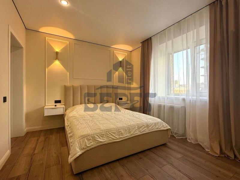 2-комн. квартира, 65 м², 4/10 этаж