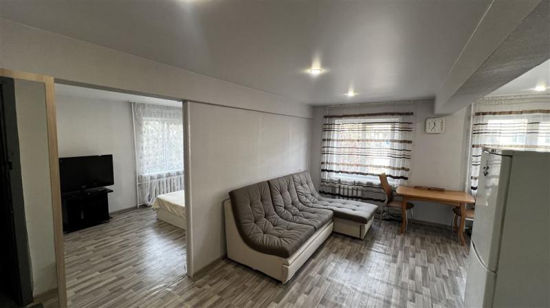 2-комн. квартира, 42 м², 3/5 этаж