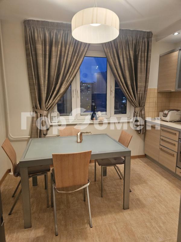 3-комн. квартира, 74 м², 10/12 этаж