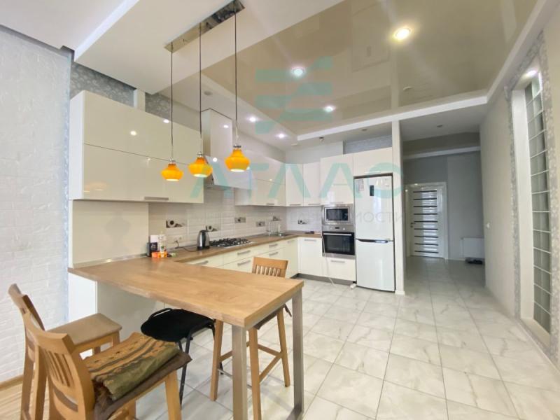 2-комн. квартира, 85 м², 1/5 этаж