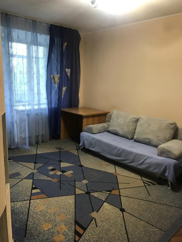 2-комн. квартира, 45 м², 1/9 этаж