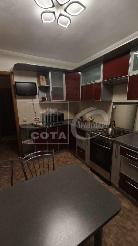 2-комн. квартира, 50 м², 10/10 этаж