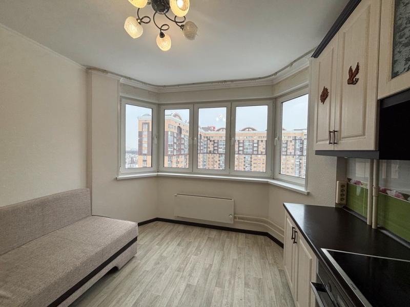 2-комн. квартира, 58 м², 15/17 этаж