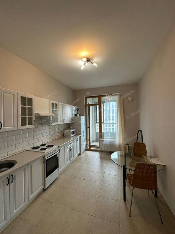 1-комн. квартира, 50 м², 10/17 этаж