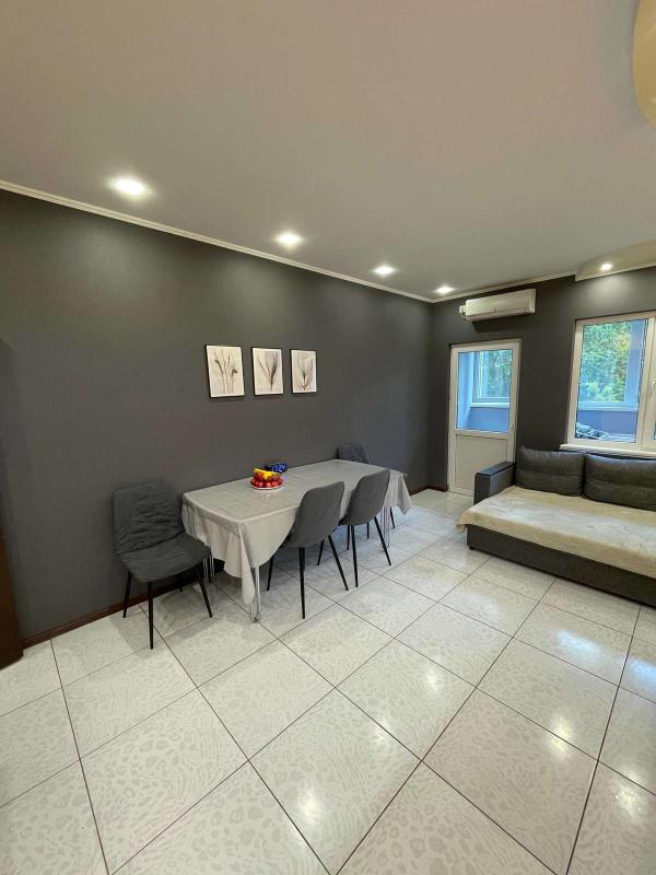 2-комн. квартира, 120 м², 3/10 этаж