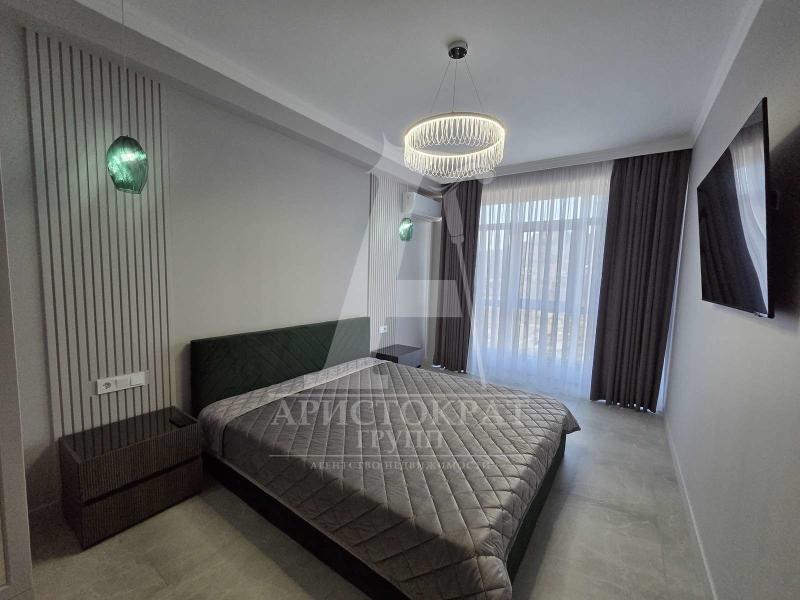 2-комн. квартира, 86 м², 4/10 этаж