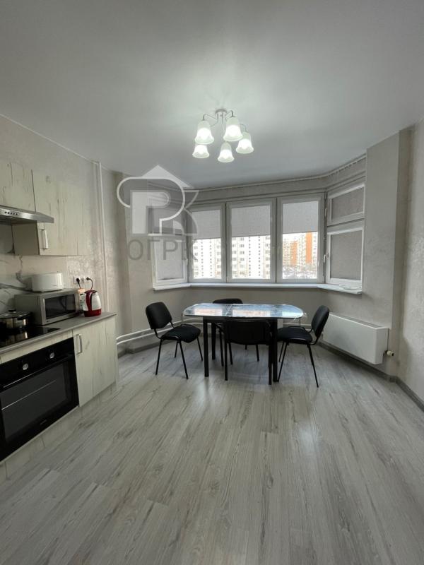 3-комн. квартира, 76 м², 4/10 этаж