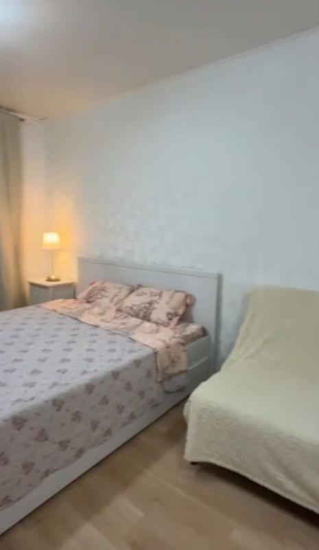 2-комн. квартира, 65 м², 3/5 этаж