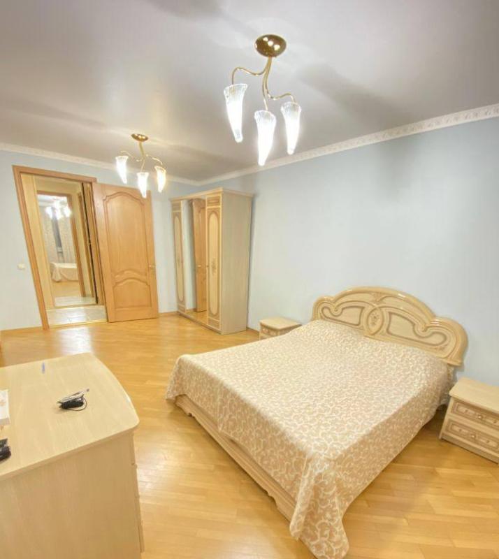 5-комн. квартира, 130 м², 4/17 этаж