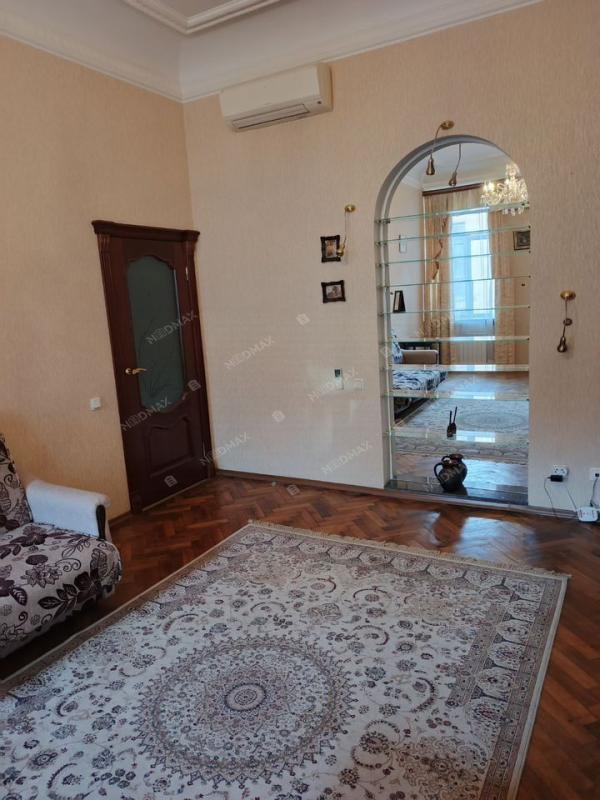 2-комн. квартира, 65 м², 3/6 этаж