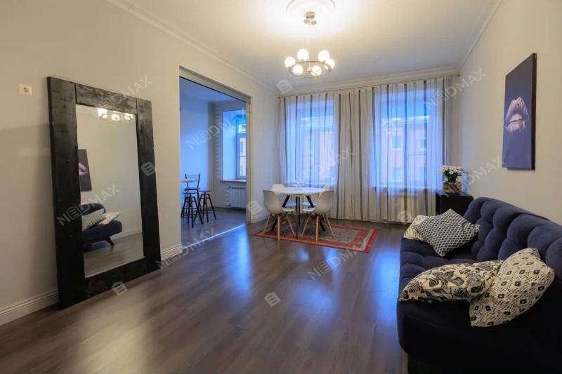 2-комн. квартира, 70 м², 3/5 этаж