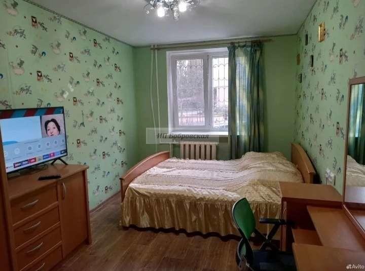 2-комн. квартира, 65 м², 1/5 этаж