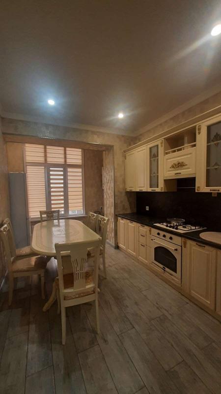 3-комн. квартира, 138 м², 9/10 этаж