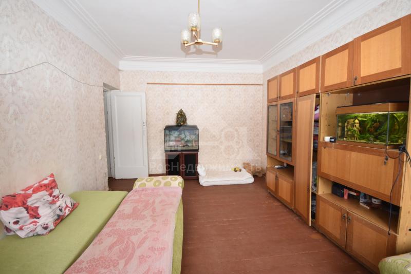 2-комн. квартира, 67 м², 4/4 этаж