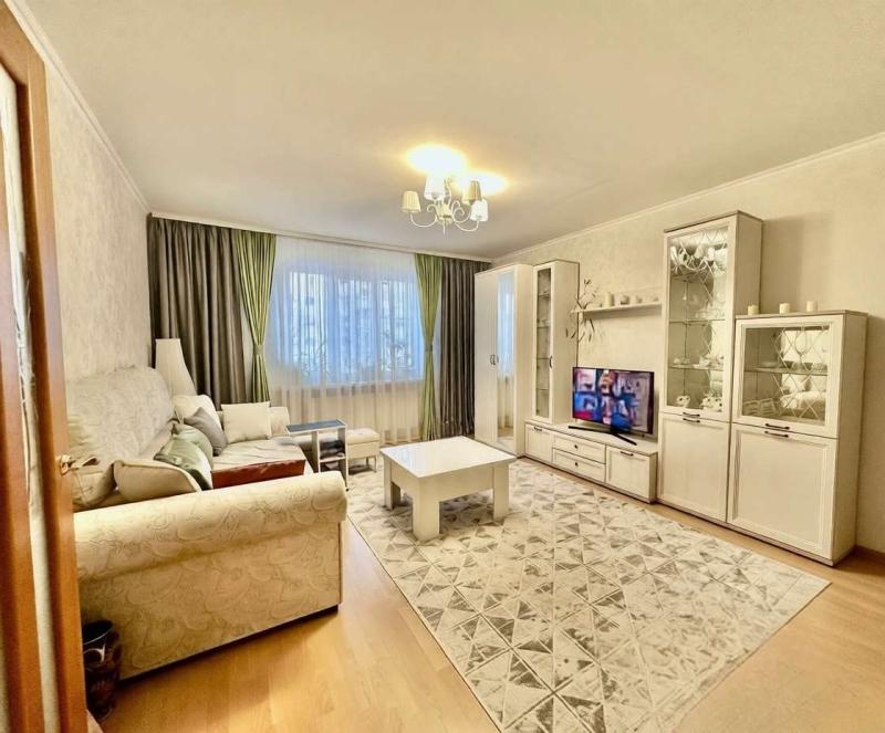 2-комн. квартира, 64 м², 2/10 этаж