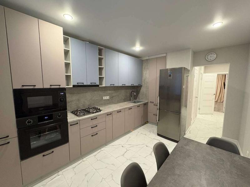 2-комн. квартира, 65 м², 10/10 этаж