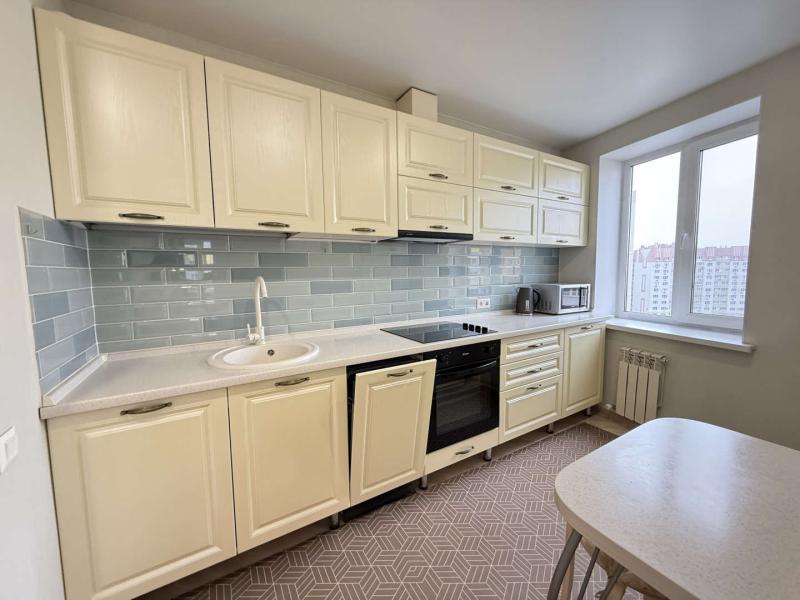 2-комн. квартира, 47 м², 9/25 этаж
