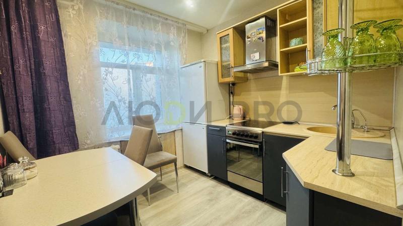 2-комн. квартира, 42 м², 1/9 этаж