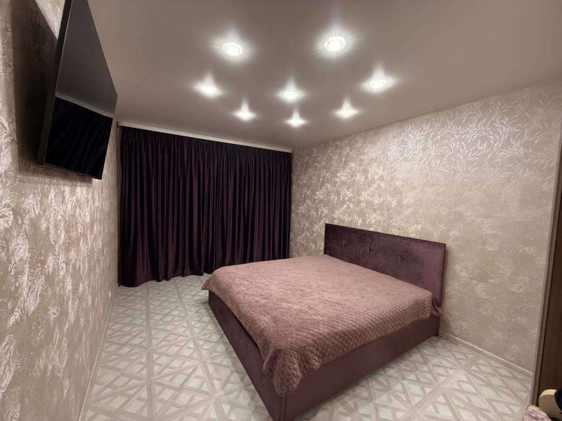 3-комн. квартира, 84 м², 1/9 этаж
