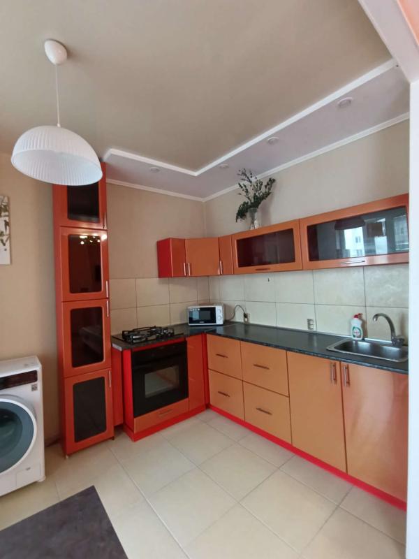 2-комн. квартира, 70 м², 5/12 этаж