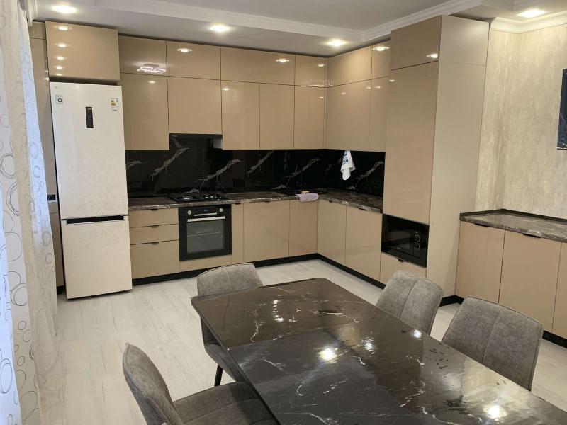 3-комн. квартира, 97 м², 7/10 этаж