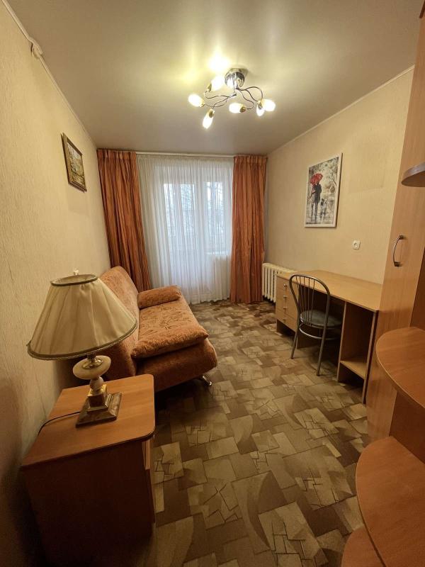 2-комн. квартира, 50 м², 1/10 этаж