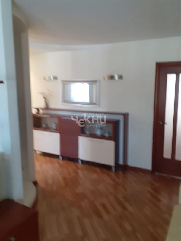 2-комн. квартира, 63 м², 2/10 этаж