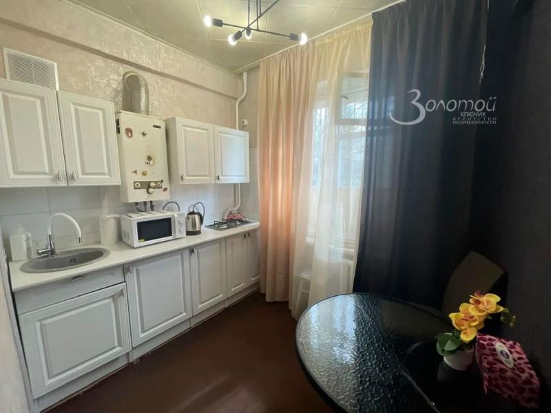 2-комн. квартира, 45 м², 1/5 этаж