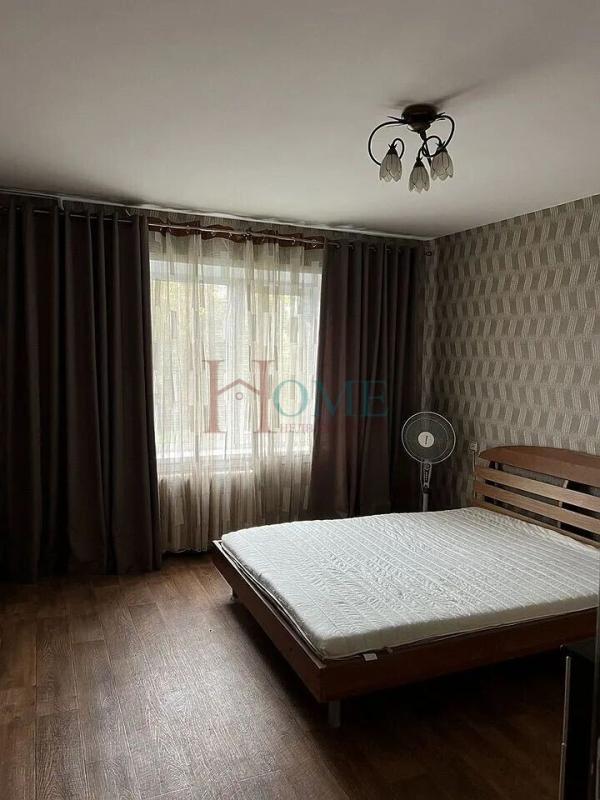 2-комн. квартира, 60 м², 1/9 этаж