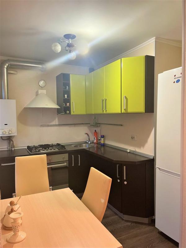 2-комн. квартира, 43 м², 2/5 этаж