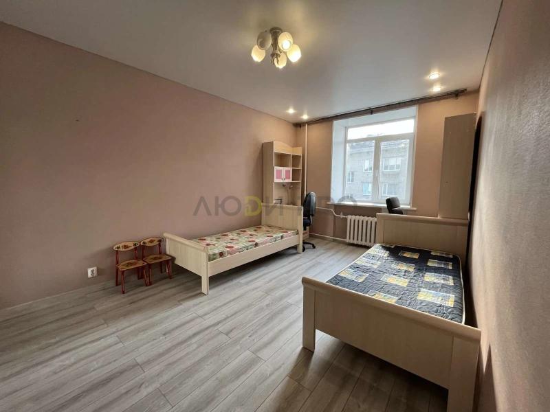 2-комн. квартира, 69 м², 4/4 этаж