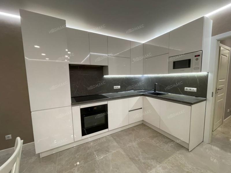 3-комн. квартира, 78 м², 2/8 этаж