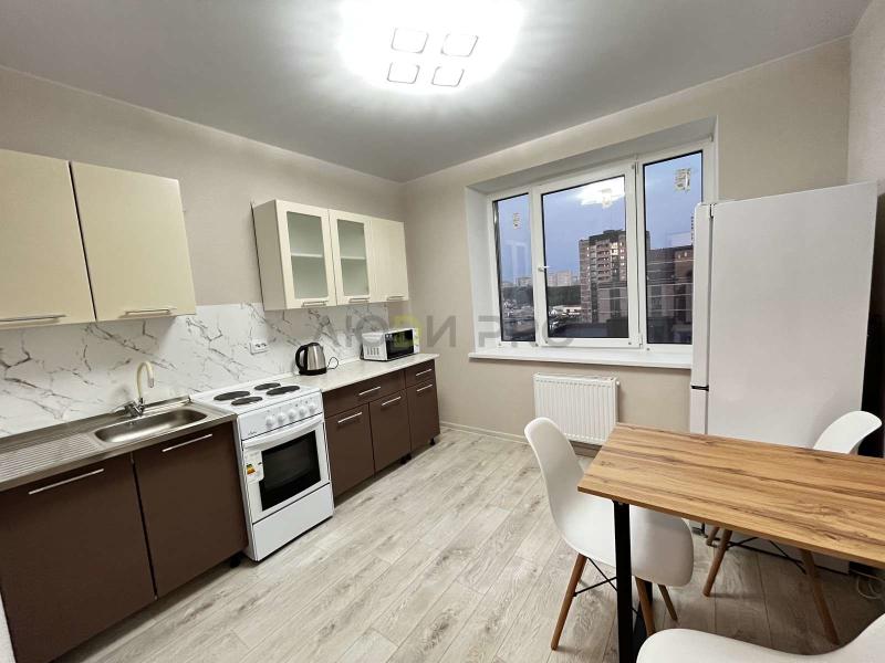 1-комн. квартира, 37 м², 12/18 этаж