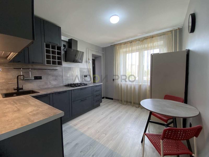 3-комн. квартира, 93 м², 8/11 этаж
