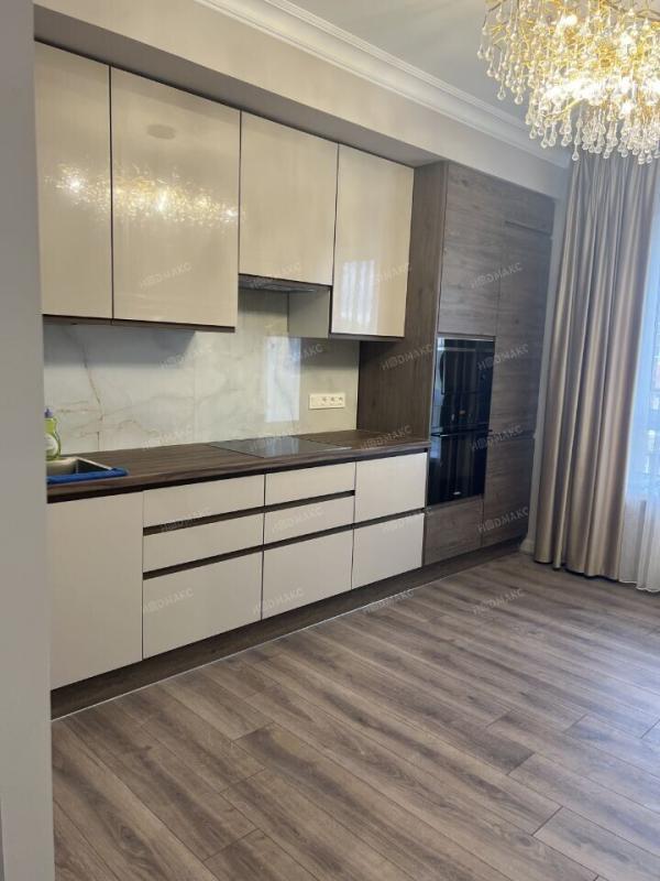 2-комн. квартира, 75 м², 6/9 этаж