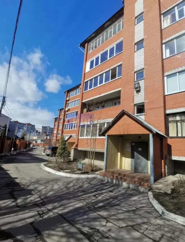 2-комн. квартира, 82 м², 5/5 этаж