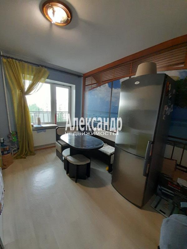2-комн. квартира, 63 м², 8/16 этаж